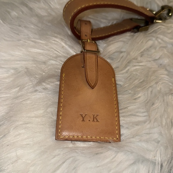 Louis Vuitton Pegase Strap & Louis Vuitton vachetta leather luggage ID tag - Picture 6 of 6